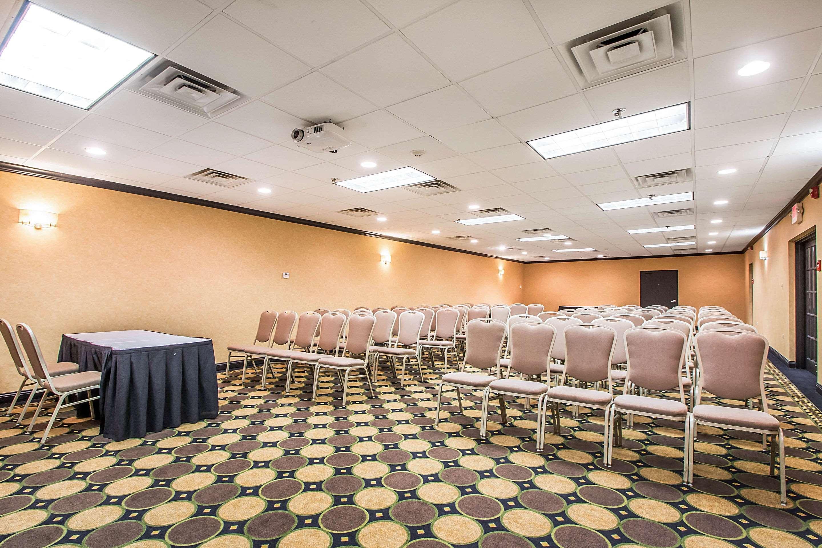 Clarion Inn Elmhurst - Oak Brook Near I-88, I-290, I-294 מראה חיצוני תמונה