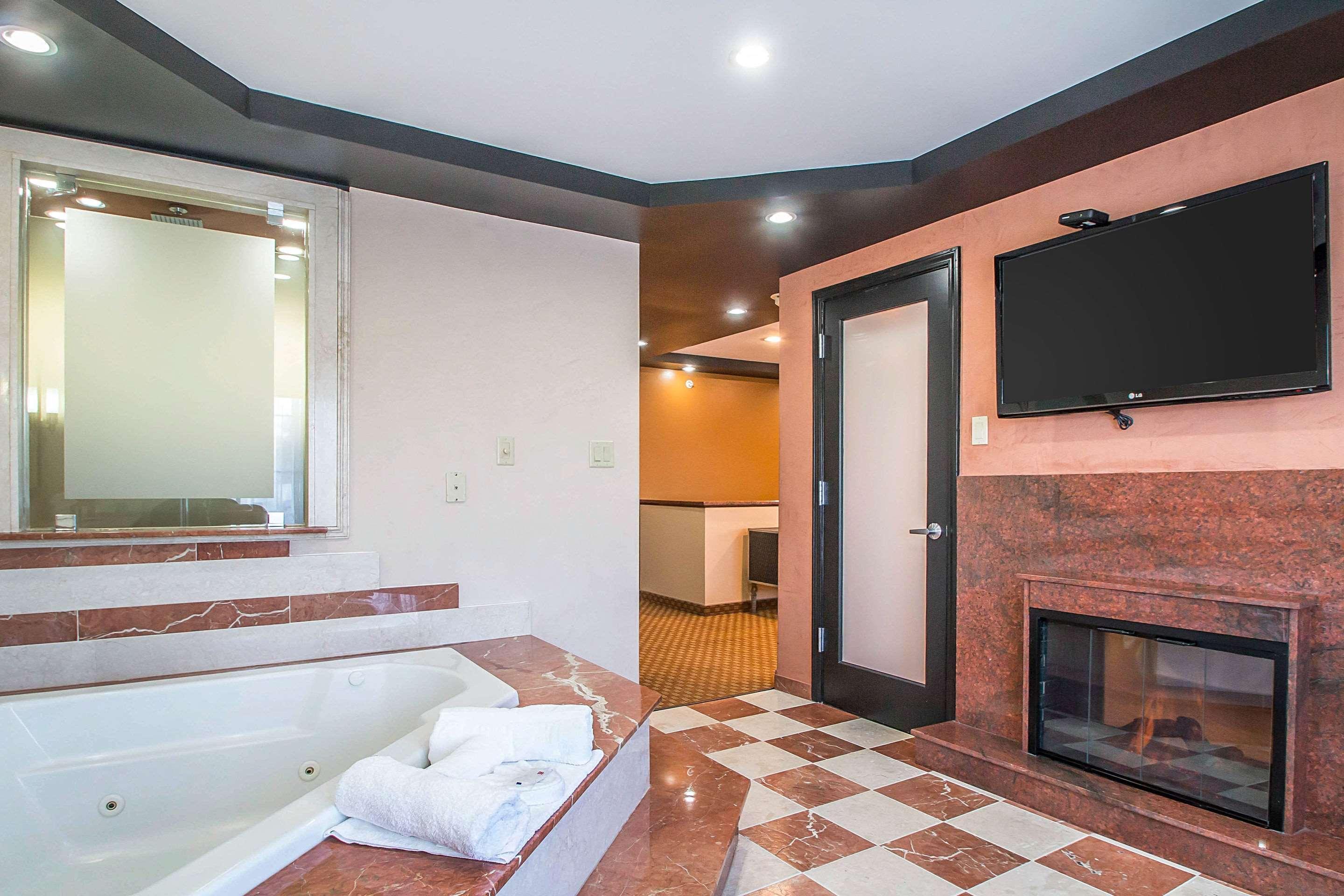 Clarion Inn Elmhurst - Oak Brook Near I-88, I-290, I-294 מראה חיצוני תמונה