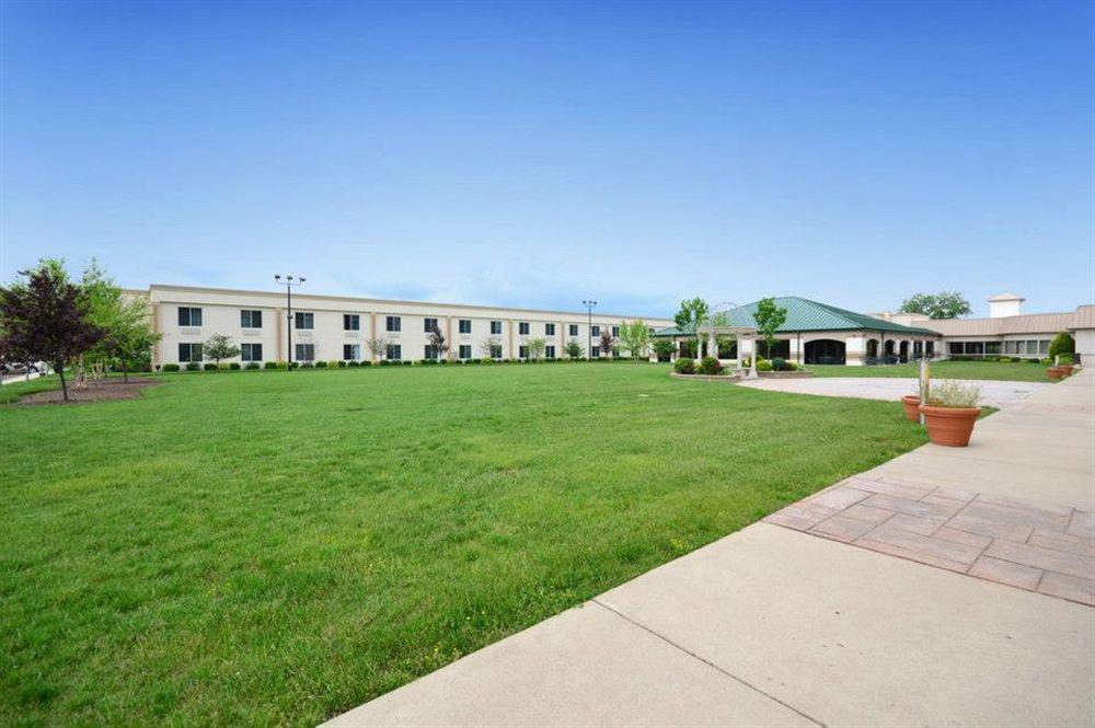 Clarion Inn Elmhurst - Oak Brook Near I-88, I-290, I-294 מראה חיצוני תמונה